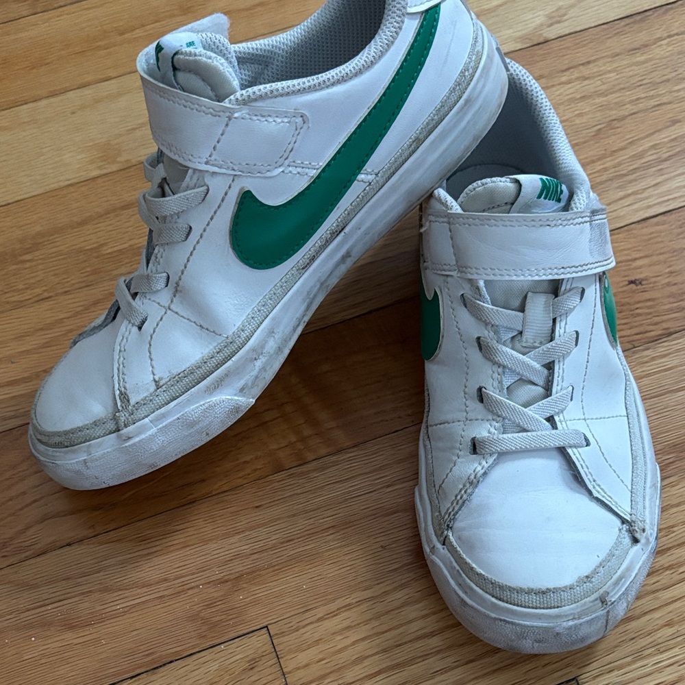Nike Kids White and Green Sneakers